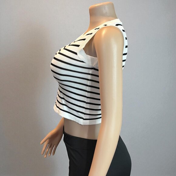 Striped Sleeveless Knitted Base Shirt - Picture 2 of 6